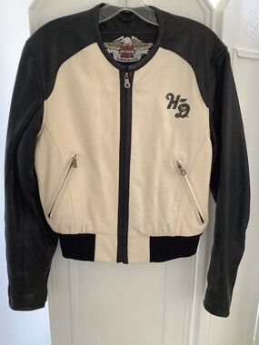 Harley‑Davidson Black & Cream Eagle Logo Leather Jacket Interior Patch